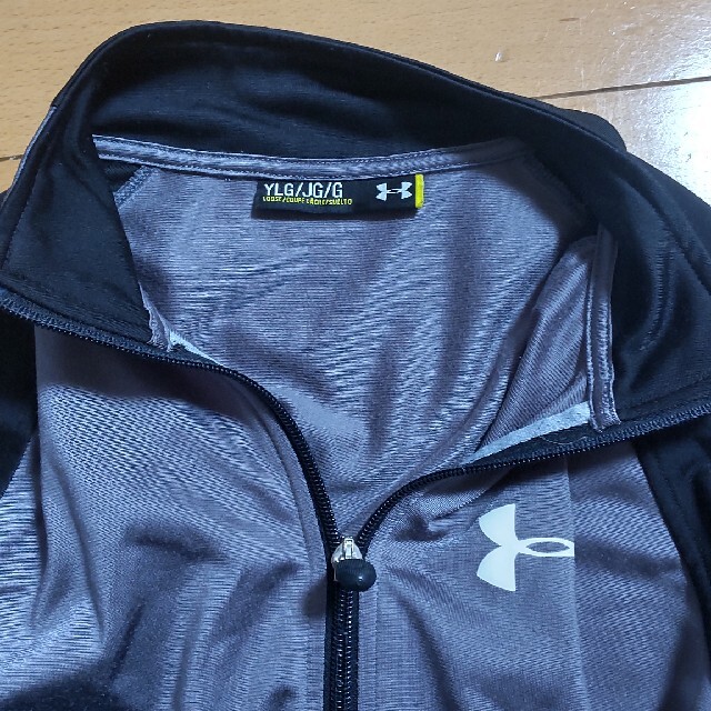 UNDER ARMOUR(アンダーアーマー)のジャージ上 キッズ/ベビー/マタニティのキッズ服男の子用(90cm~)(ジャケット/上着)の商品写真