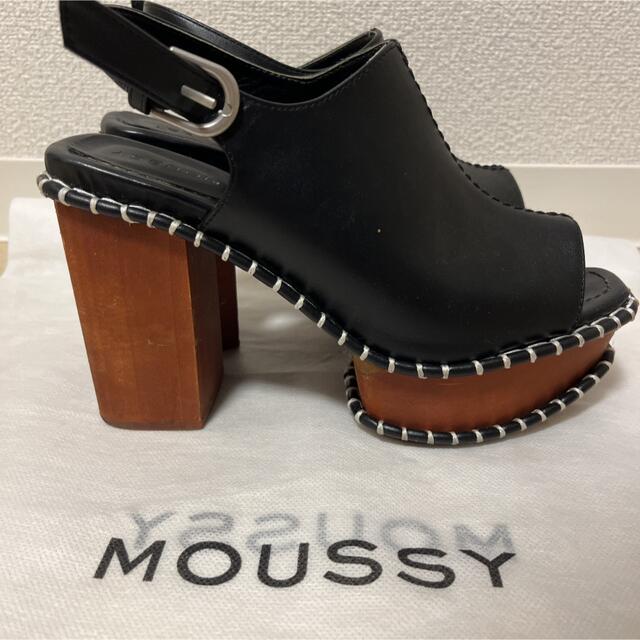 人気SALE豊富な moussy - moussy ウッドサボサンダルの通販 by