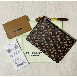 バーバリー(BURBERRY)の★超破格セール★ 新品未使用　BURBERRY ロゴ　カードケース(名刺入れ/定期入れ)