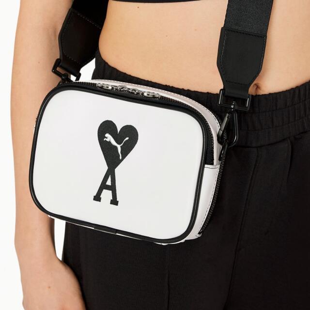 PUMA - PUMA x AMI スモール ショルダーバッグ 1.5L ユニセックスの