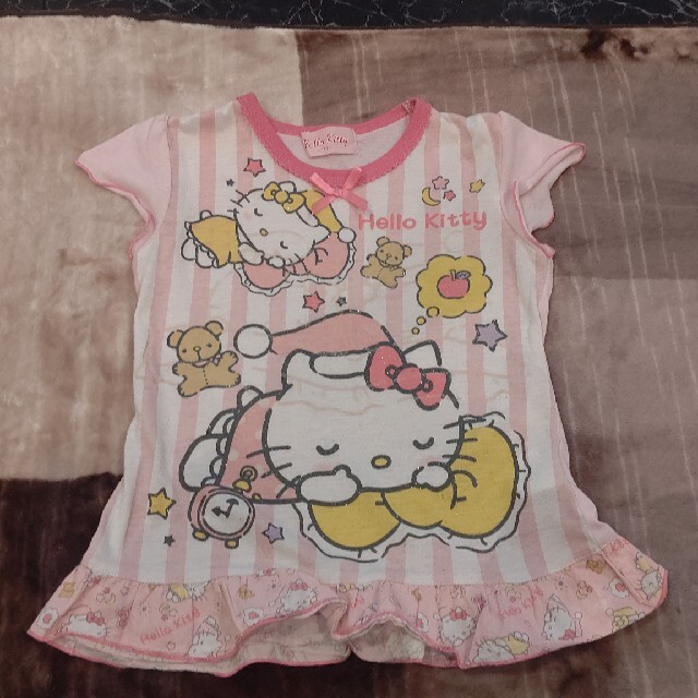 ハローキティ(ハローキティ)のHELLO KITTY☆光るパジャマ キッズ/ベビー/マタニティのキッズ服女の子用(90cm~)(パジャマ)の商品写真