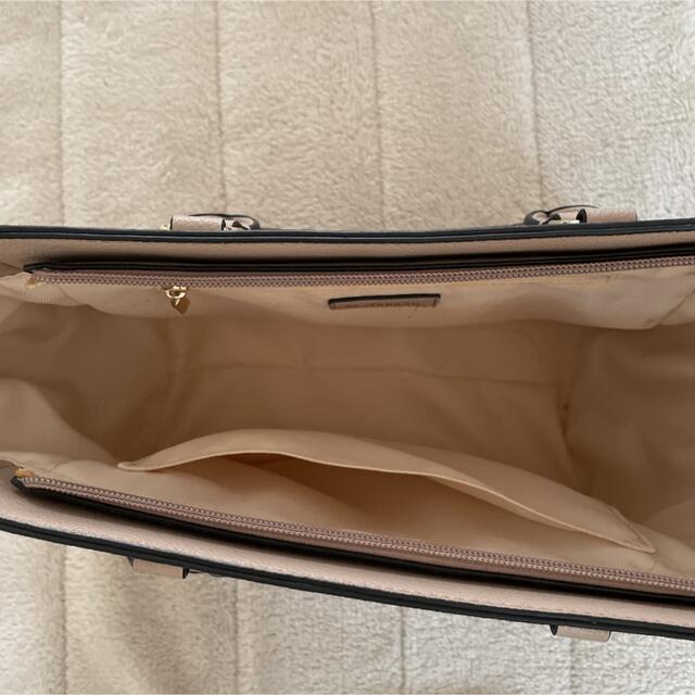 & chouette(アンドシュエット)のハンドバッグ A4サイズ レディースのバッグ(ハンドバッグ)の商品写真