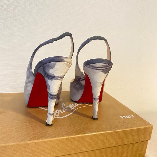 Christian Louboutin(クリスチャンルブタン)の【美品】ルブタン パンプス 37 Christian Louboutin レディースの靴/シューズ(ハイヒール/パンプス)の商品写真