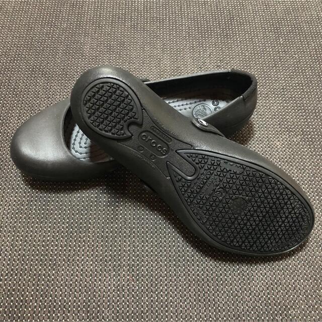 crocs(クロックス)のmo2様専用　クロックス　黒　アリスワーク レディースの靴/シューズ(その他)の商品写真