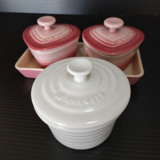 ルクルーゼ(LE CREUSET)の美品⭐ルクルーゼ／ココット・ピンク・ホワイトセット(食器)