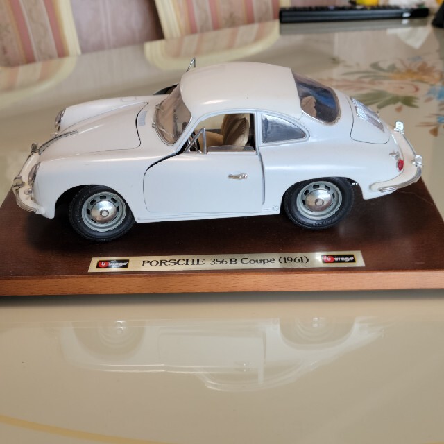 Porsche(ポルシェ)の【中古品】ポルシェ356B クーペ(ブラーゴ ) エンタメ/ホビーのおもちゃ/ぬいぐるみ(模型/プラモデル)の商品写真