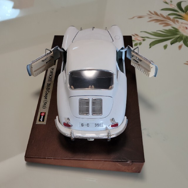 Porsche(ポルシェ)の【中古品】ポルシェ356B クーペ(ブラーゴ ) エンタメ/ホビーのおもちゃ/ぬいぐるみ(模型/プラモデル)の商品写真