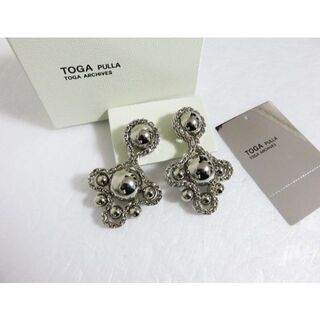 TOGA - 新品 TOGA PULLA Clover earrings シルバー トーガの通販