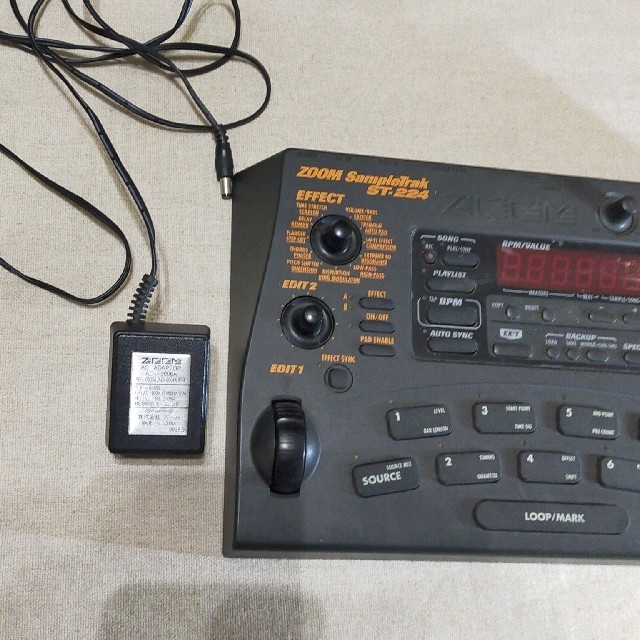 Zoom SampleTrak ST-224 サンプラー 2