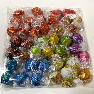 リンツ(Lindt)の【在庫SALE】リンドール　17種類　40粒セット(菓子/デザート)