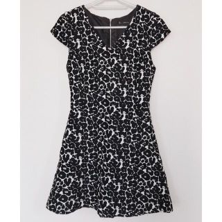 ザラ(ZARA)のZARA BASIC 花柄ミニワンピース♡(ミニワンピース)