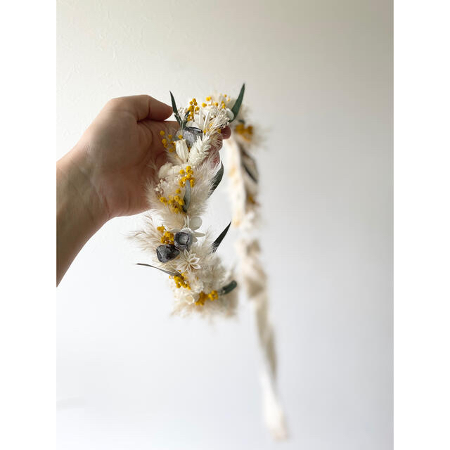 記念日を彩るドライフラワーの花冠mimosa ハンドメイドのウェディング(ヘッドドレス/ドレス)の商品写真