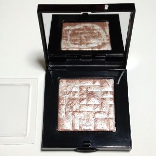 ボビイブラウン(BOBBI BROWN)のボビイブラウン　ハイライティング　パウダー　01 ピンクグロウ(フェイスカラー)