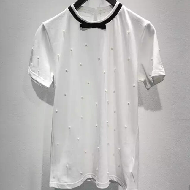 えびちゃん様専用　リボン付きパールTシャツ　L レディースのトップス(Tシャツ(半袖/袖なし))の商品写真