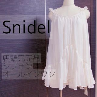 スナイデル(SNIDEL)の店頭完売品 タグ付き snidelシフォンフリルロンパース(オールインワン)