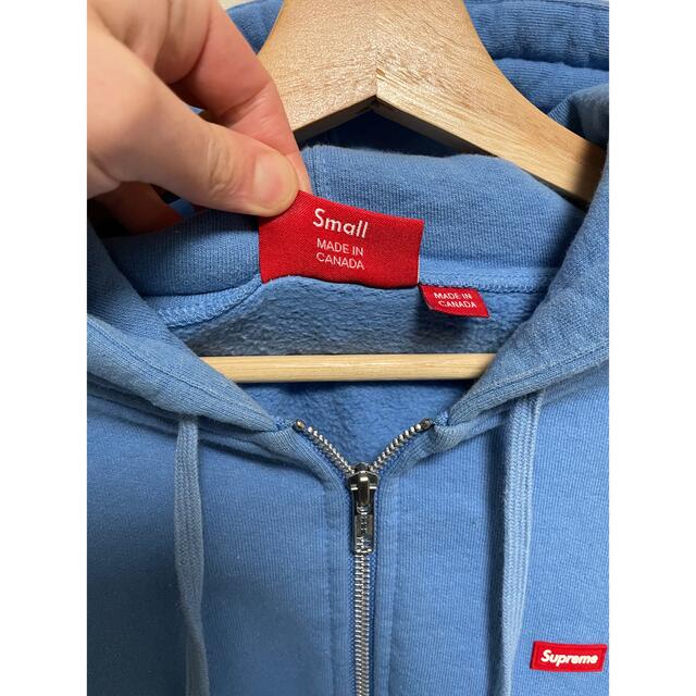 Supreme(シュプリーム)のSupreme Small Box Hooded Sweatshirt ボックス メンズのトップス(パーカー)の商品写真