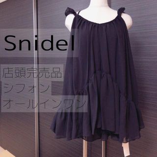 スナイデル(SNIDEL)の店頭完売品 タグ付き snidelシフォンフリルロンパース(オールインワン)