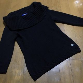 バーバリー(BURBERRY)のBURBERRY BLUE LABEL オフショルダーニットトップス(ニット/セーター)