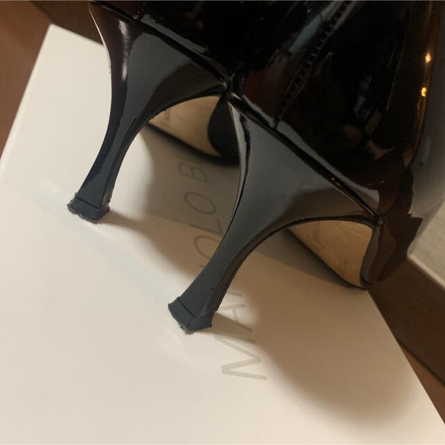 MANOLO BLAHNIK(マノロブラニク)のMANOLO BLAHNIK パンプス　パテント　ブラック　7cmヒール　　36 レディースの靴/シューズ(ハイヒール/パンプス)の商品写真