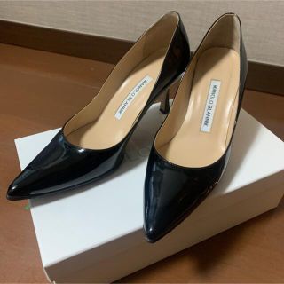 マノロブラニク(MANOLO BLAHNIK)のMANOLO BLAHNIK パンプス　パテント　ブラック　7cmヒール　　36(ハイヒール/パンプス)