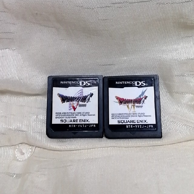 ニンテンドーDS(ニンテンドーDS)のドラゴンクエスト5 ドラゴンクエスト6 エンタメ/ホビーのゲームソフト/ゲーム機本体(携帯用ゲームソフト)の商品写真