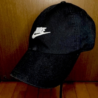 ナイキ(NIKE)の大人気 優里着用モデル色違い NIKE ナイキ キャップ ブラック 黒白 帽子(キャップ)