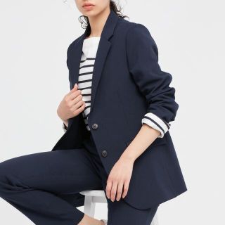 ユニクロ(UNIQLO)のユニクロ　感動ジャケット　ネイビー　XS(テーラードジャケット)