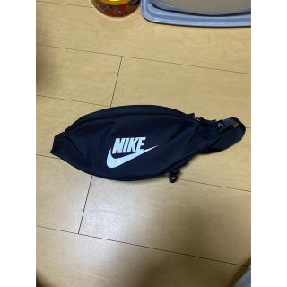 ナイキ(NIKE)のNIKE ウエストバッグ(ボディーバッグ)