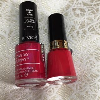 レブロン(REVLON)のレッド系 マニキュア 2本(マニキュア)