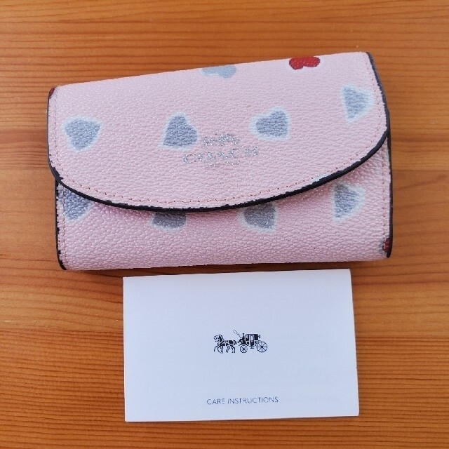 COACH(コーチ)の新作☆大人気商品(^o^)可愛い♡COACH６レーンハートキーケースピンク レディースのファッション小物(キーケース)の商品写真