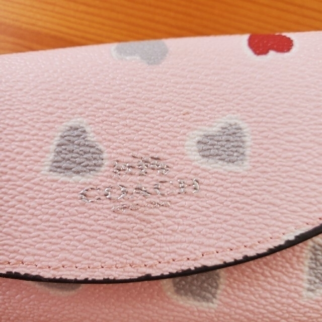 COACH(コーチ)の新作☆大人気商品(^o^)可愛い♡COACH６レーンハートキーケースピンク レディースのファッション小物(キーケース)の商品写真