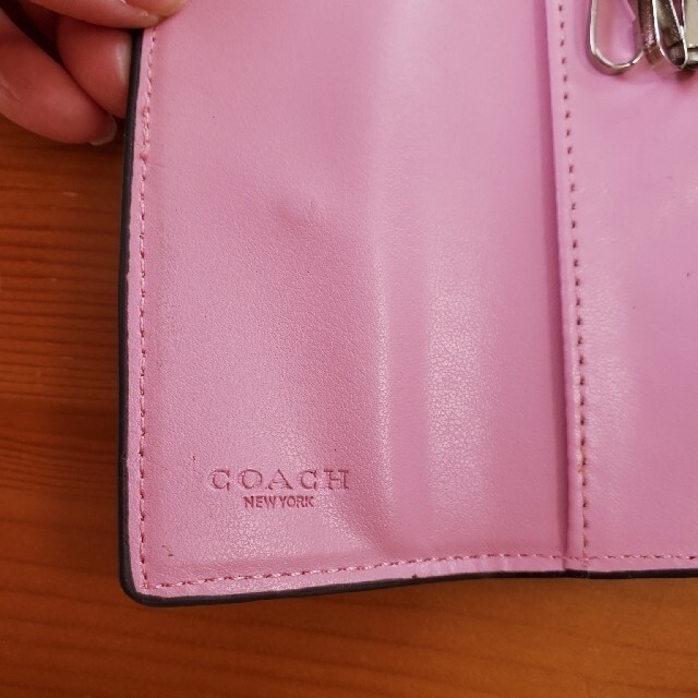 COACH(コーチ)の新作☆大人気商品(^o^)可愛い♡COACH６レーンハートキーケースピンク レディースのファッション小物(キーケース)の商品写真