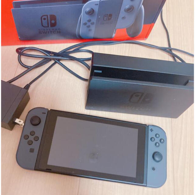 ニンテンドースイッチ　グレー