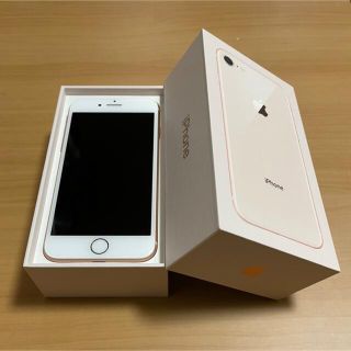 アイフォーン(iPhone)のやーまん様専用＊iPhone8 64GB GOLD au SIMロック解除済(スマートフォン本体)