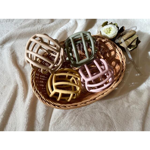 即納】ベビーシリコンボール(ダスティーピンク) baby 玩具 知育玩具の ...