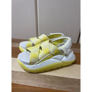 アグ(UGG)のナナ様専用★UGG LA Cloud Sandal /   22.5(サンダル)