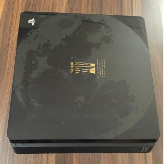 PS4　本体　限定版 FF15 ルナ　エディション