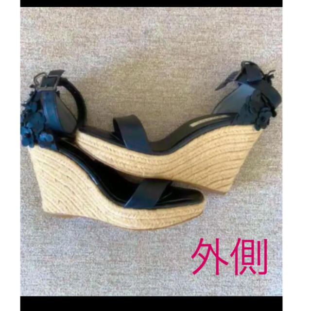 DIANA(ダイアナ)の♡DIANA×まいまい CanCamコラボ フラワーウェッジサンダル♡ブラック♡ レディースの靴/シューズ(サンダル)の商品写真