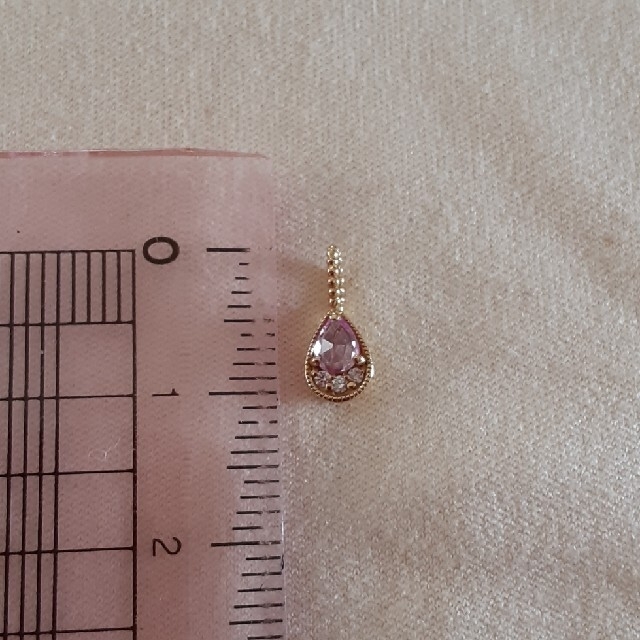 ベーネ・ベーネ　k18 ピンクサファイア　ダイヤモンド　朝露　ペンダント レディースのアクセサリー(ネックレス)の商品写真