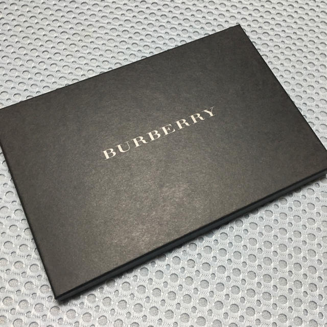 BURBERRY(バーバリー)の新品未使用 バーバリー ハンカチセット 箱付き メンズのファッション小物(ハンカチ/ポケットチーフ)の商品写真