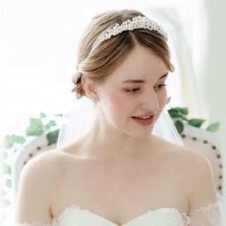 ヴェラウォン(Vera Wang)のannan wedding 低めティアラ　TLM293(ヘッドドレス/ドレス)