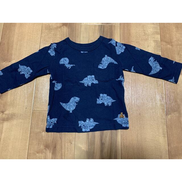 GAP Kids(ギャップキッズ)のGAP Baby 恐竜柄 長袖Tシャツ キッズ/ベビー/マタニティのベビー服(~85cm)(Tシャツ)の商品写真