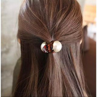 【新品未使用】韓国　一粒大粒パール　クリア　ヘアクリップ　♡♡ #11(バレッタ/ヘアクリップ)