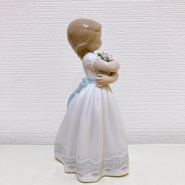 リヤドロ LLADRO さわやかな風 陶器人形 置物 少女 女の子 花 - 置物