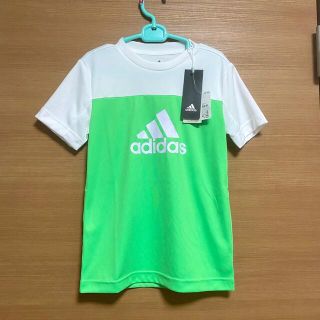 アディダス(adidas)のadidas アディダス　半袖　トップス　130cm 緑　白　新品　スポーツ(Tシャツ/カットソー)