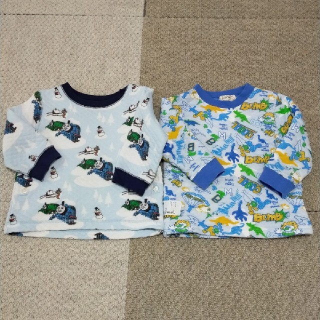 UNIQLO(ユニクロ)のユニクロ　キルトパジャマ　トップスのみ キッズ/ベビー/マタニティのキッズ服男の子用(90cm~)(パジャマ)の商品写真