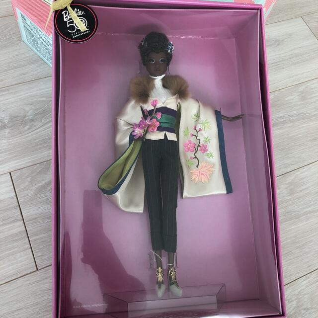 Barbie(バービー)のバイロンラーズ2009年バービーAYAKOジャパン　ゴールド　ヴィンテージ キッズ/ベビー/マタニティのおもちゃ(ぬいぐるみ/人形)の商品写真