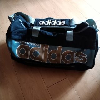 アディダス(adidas)のadidasスポーツバッグ(ショルダーバッグ)