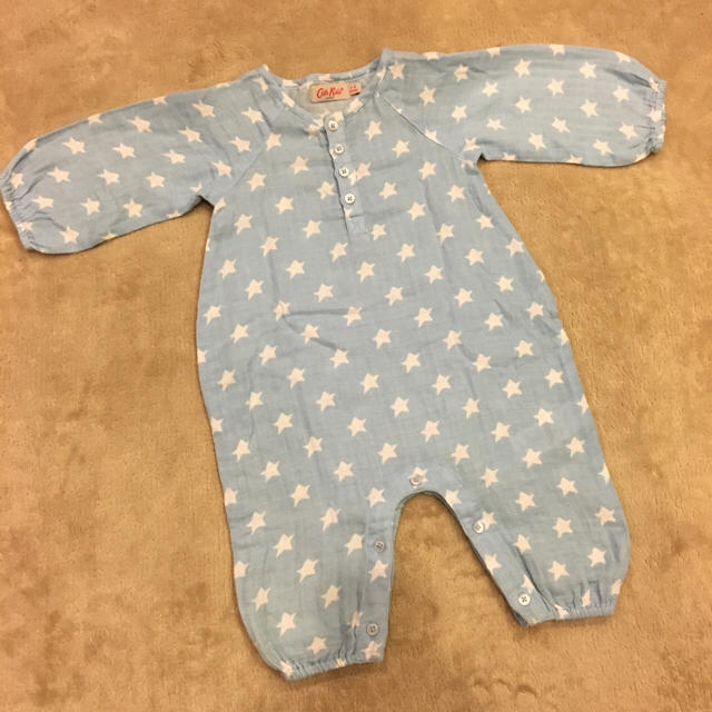 Cath Kidston(キャスキッドソン)のCathKidston☆星柄カバーオール キッズ/ベビー/マタニティのベビー服(~85cm)(カバーオール)の商品写真