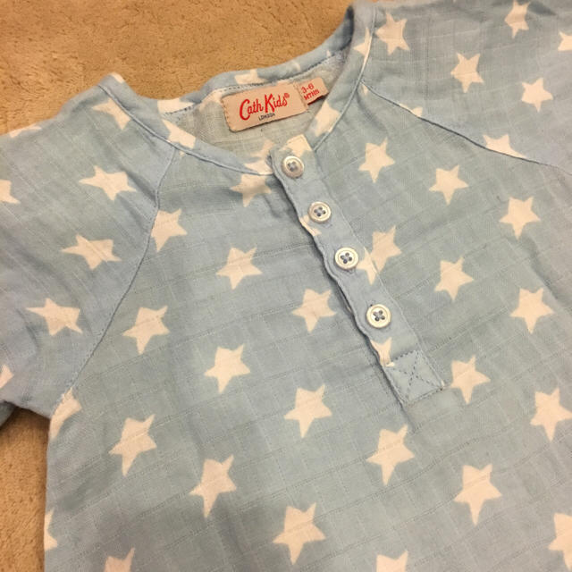 Cath Kidston(キャスキッドソン)のCathKidston☆星柄カバーオール キッズ/ベビー/マタニティのベビー服(~85cm)(カバーオール)の商品写真